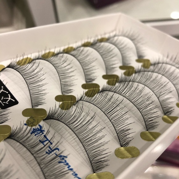 False Lashes - Picture 4 of 4